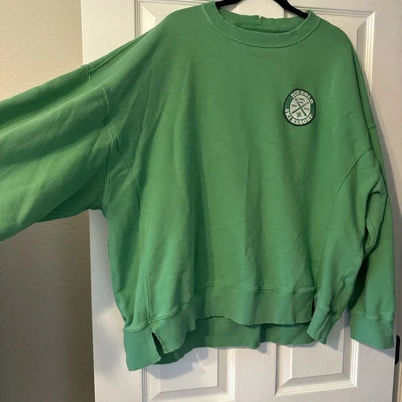 aerie green oversized crew sweatshirt with ski resort patch - Picture 3 of 7